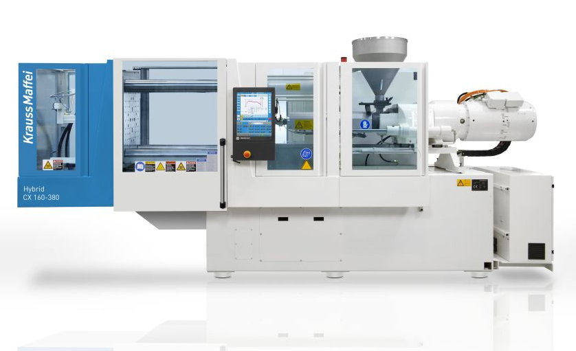 Řada CX Hybrid od společnosti KraussMaffei kombinuje v&yacute;hody prostorově &uacute;sporn&eacute; hydraulick&eacute; uzav&iacute;rac&iacute; jednotky (dvoudeskov&aacute; technologie) s v&yacute;hodami elektricky ř&iacute;zen&eacute; vstřikovac&iacute; jednotky.