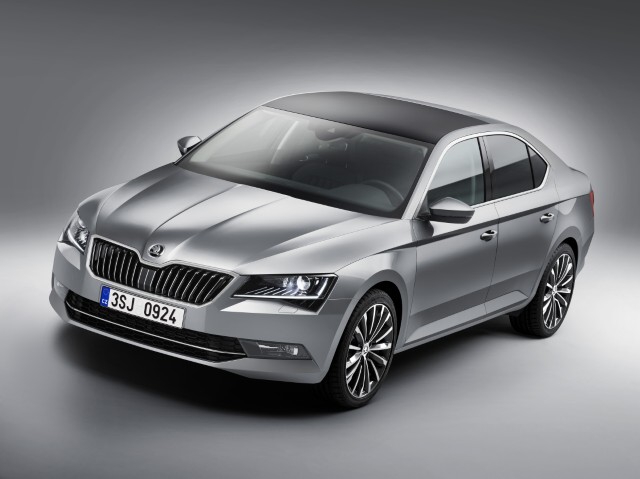 Rekordn&iacute; rok 2015: &Scaron;KODA AUTO dodala sv&yacute;m z&aacute;kazn&iacute;kům 1,06 milionu vozů