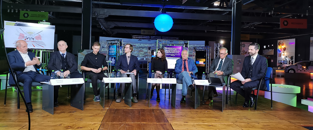 Industry4UM - Digitalizácia priemyslu, industry 4.0, online fórum Industry4UM - Digitalizácia priemyslu, industry 4.0, online fórum