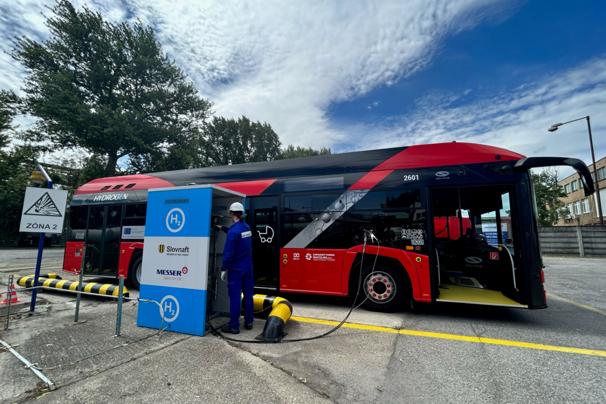 Slovnaft - vodíkové palivo, vodíkový autobus