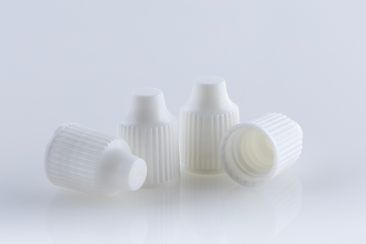 vicko lahvicky s ocnimi kapkami