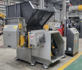 Prodám: Jednohřídelový drtič / schredder Genox V700 – NOVÝ