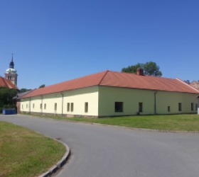 Dostupná kapacita vstrekovania plastov