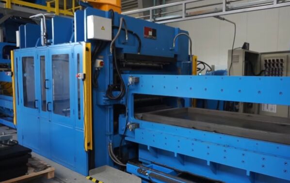 ROMI Automation: Automatická výroba platní z recyklovanej gumy
