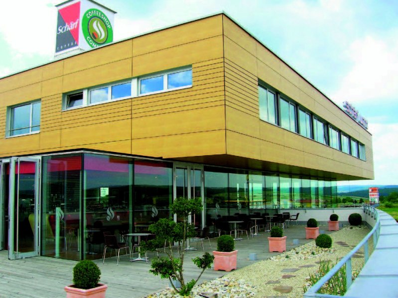 Velkoformátové desky FunderMax-optimální materiál pro fasády a balkony