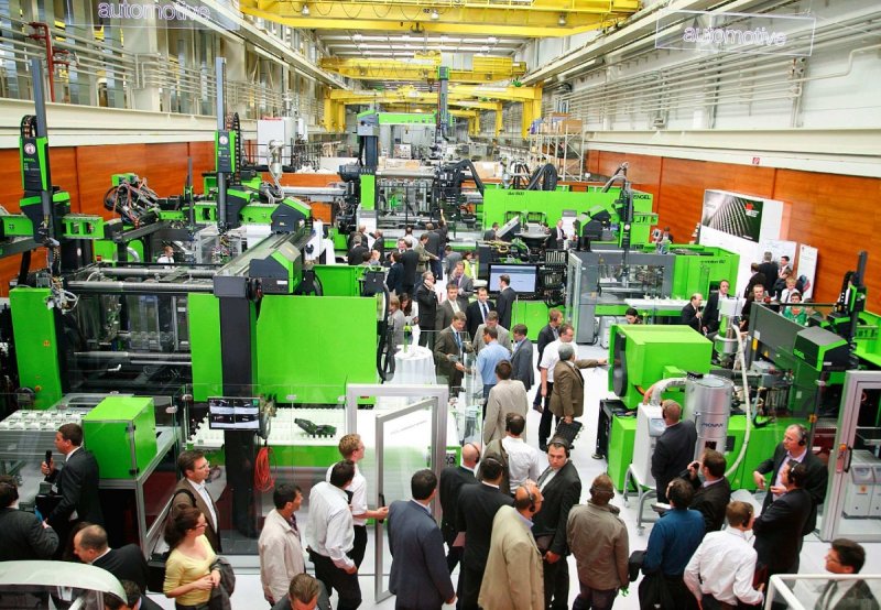 Cestování v čase do budoucnosti vstřikování - 2700 návštěvníků na ENGEL sympoziu 2012