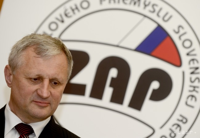 J.Holeček: Slovensko nemá náhradu za automobilový průmysl