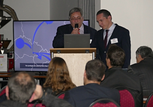 Fotoreportáž ze sympozia MY, PLASTY a STROJE 2015