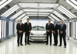 Prezident Slovenské republiky Andrej Kiska navštívil bratislavský závod Volkswagen Slovakia