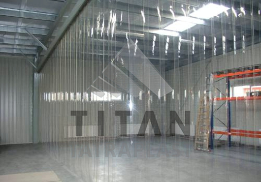 Protiprůvanové clony z měkčeného PVC od TITAN - Tatraplast s.r.o.
