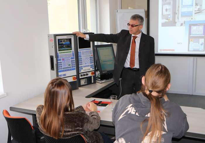 Podzimní pondělky ve společnosti KUBOUŠEK patřily vzdělání a studentům