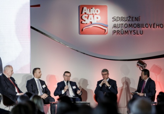 Výroba motorových vozidel dohání loňské tempo
