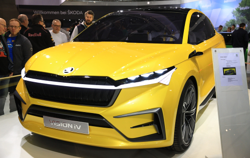 Navzdory komplikacím dotahuje český autoprůmysl předkrizové hodnoty