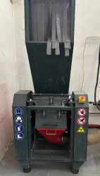 Predám: Nožový mlyn MN300/400