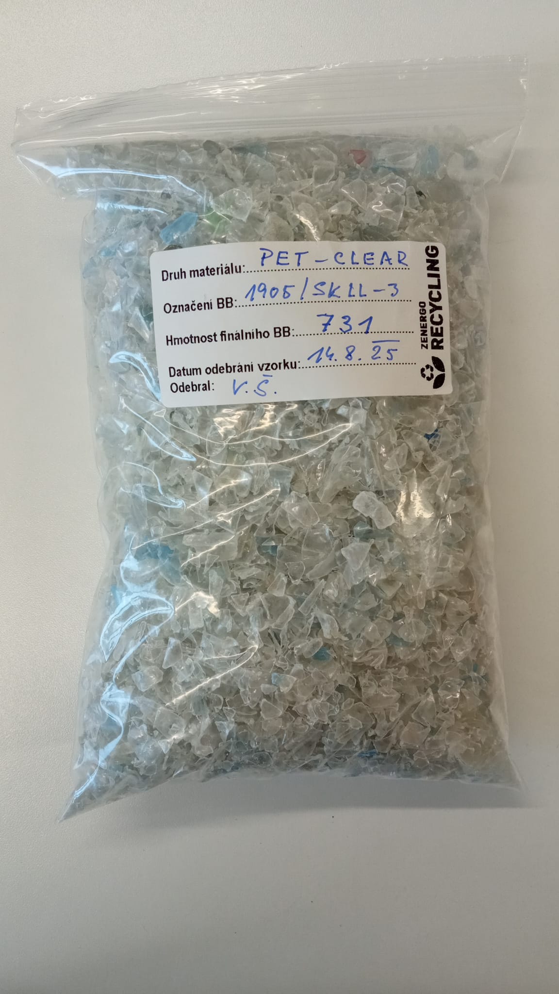 PET vločky číre/svetlomodré