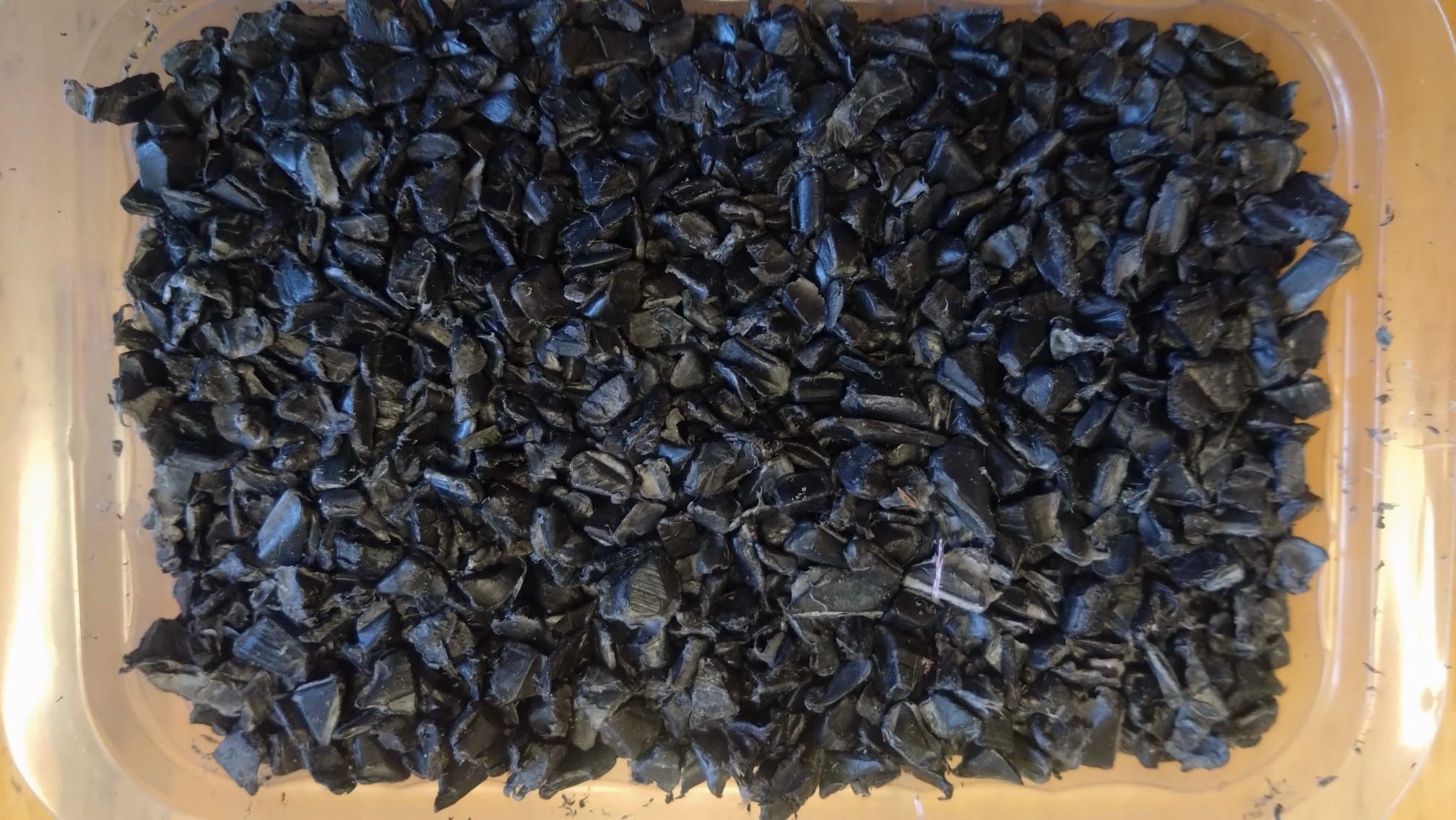 HDPE drť tmavý mix