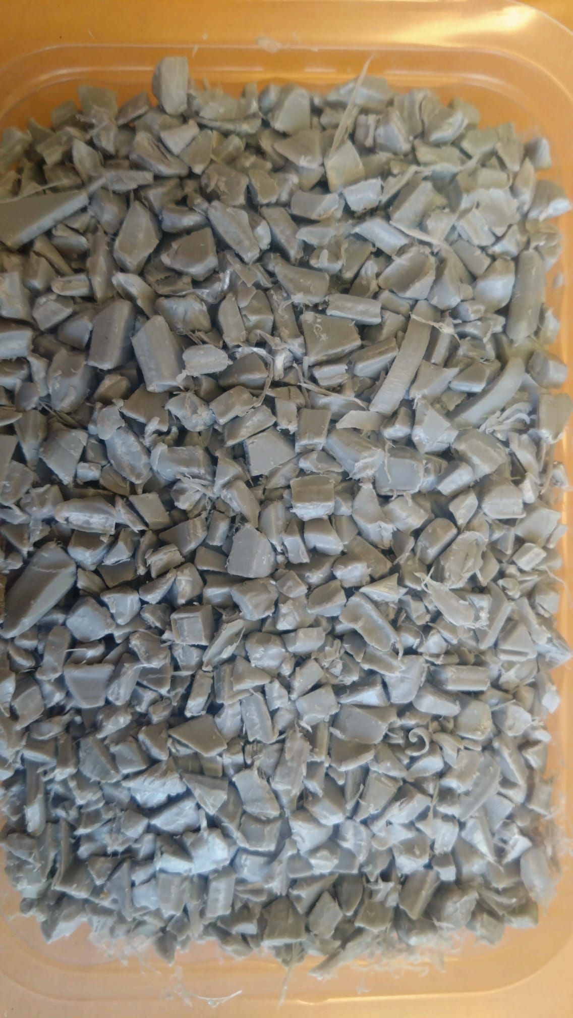 HDPE drť sivá (bedničkovina)